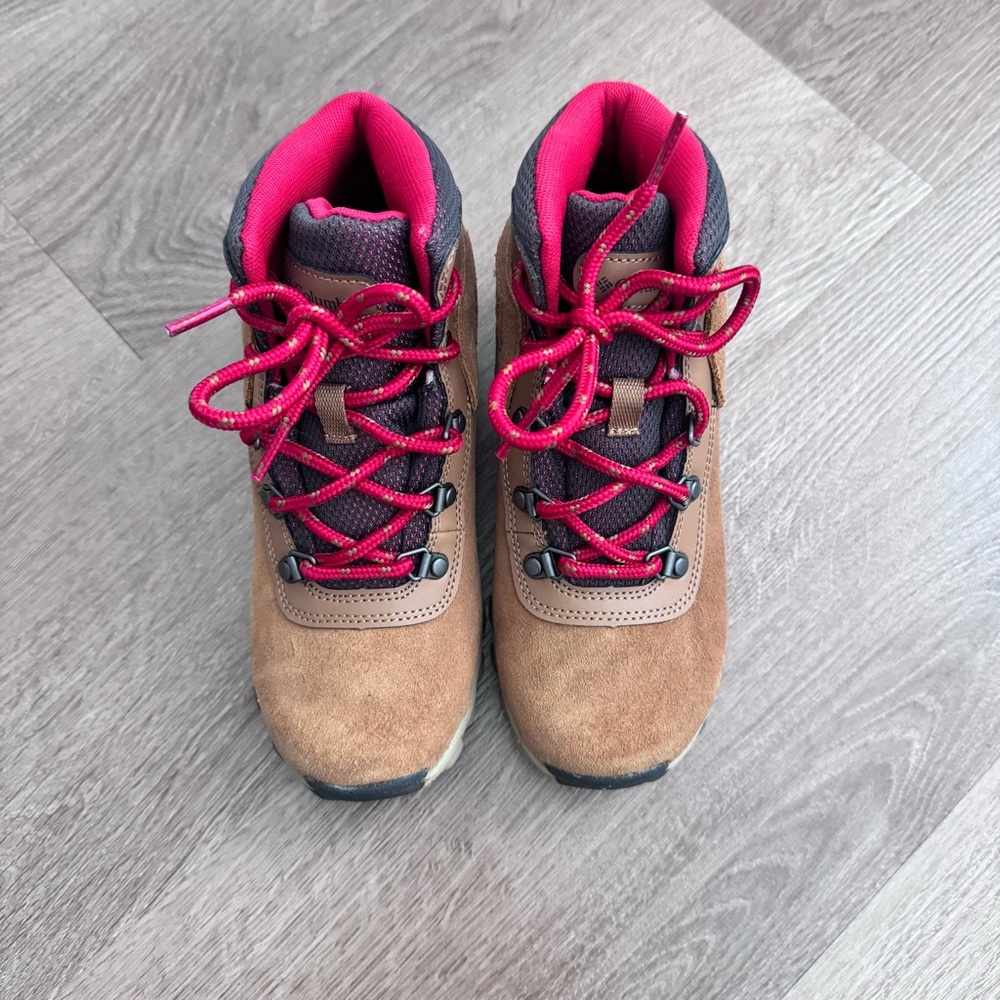 Kids Columbia Newton Ridge hiking boots - Picture 4 of 5